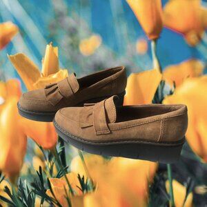 CLARKS Wedge Platform Tassel Dark Tan Suede Loafers Size 6.5